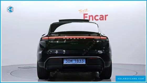 PORSCHE MACAN BASE 4