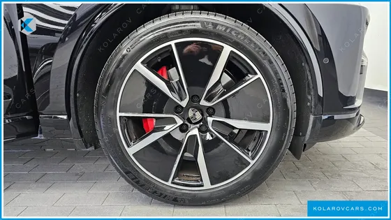 PORSCHE MACAN TURBO