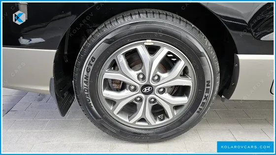 HYUNDAI STAREX URBAN 9-SEATER