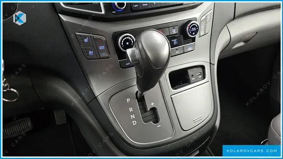 HYUNDAI STAREX URBAN 9-SEATER