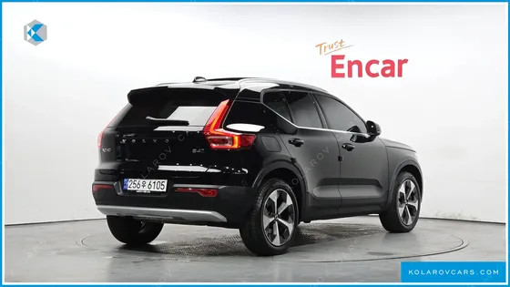 VOLVO XC40 B4 ULTIMATE BRIGHT
