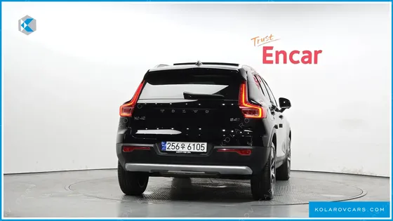 VOLVO XC40 B4 ULTIMATE BRIGHT