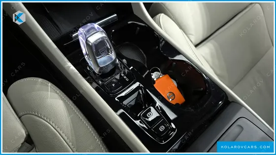 VOLVO XC40 B4 ULTIMATE BRIGHT