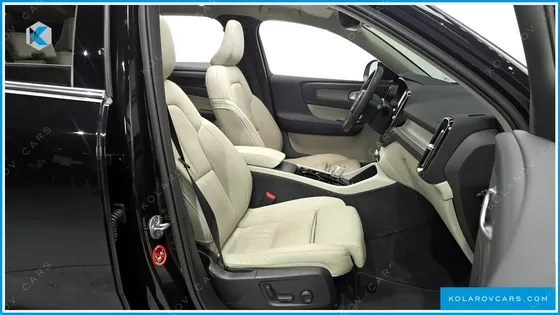 VOLVO XC40 B4 ULTIMATE BRIGHT