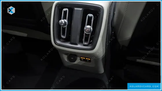 VOLVO XC40 B4 ULTIMATE BRIGHT