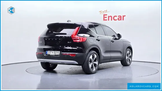 VOLVO XC40 B4 ULTIMATE BRIGHT