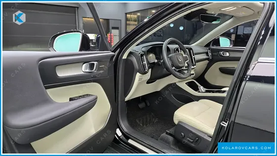 VOLVO XC40 B4 ULTIMATE BRIGHT