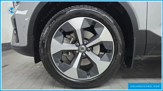VOLVO XC40 B4 ULTRA BRIGHT