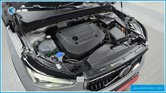VOLVO XC40 B4 ULTRA BRIGHT