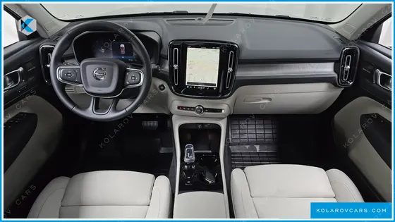 VOLVO XC40 B4 ULTRA BRIGHT