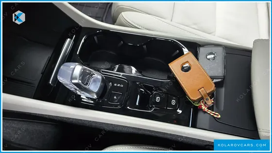 VOLVO XC40 B4 ULTRA BRIGHT