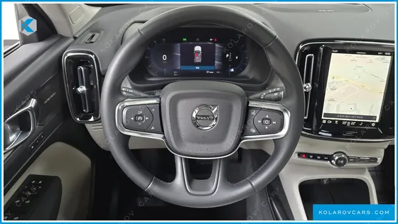 VOLVO XC40 B4 ULTRA BRIGHT