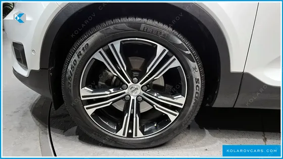 VOLVO XC40 B4 INSCRIPTION