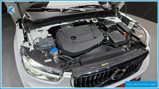 VOLVO XC40 B4 INSCRIPTION