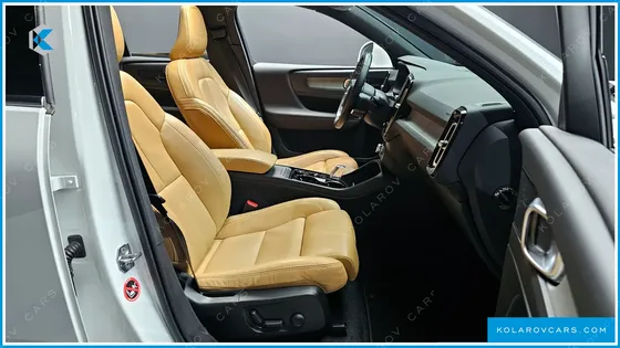 VOLVO XC40 B4 INSCRIPTION