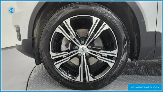 VOLVO XC40 B4 INSCRIPTION