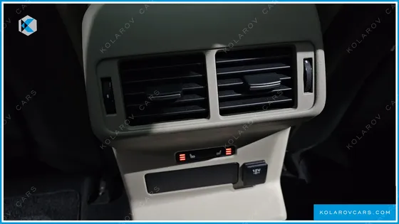 LAND ROVER RANGE ROVER VELAR 3.0 D300 R-DYNAMIC SE