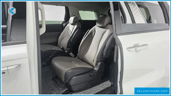 KIA CARNIVAL 9-SEATER NOBLESSE