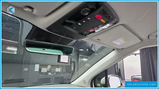 KIA CARNIVAL 9-SEATER NOBLESSE