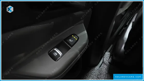 KIA CARNIVAL 9-SEATER NOBLESSE