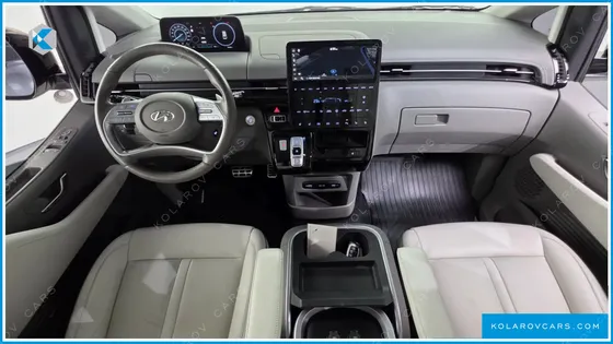 HYUNDAI STARIA 4WD LOUNGE 7-SEATER