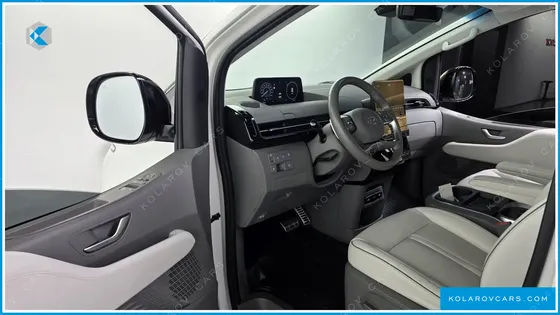 HYUNDAI STARIA 4WD LOUNGE 7-SEATER