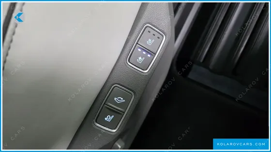 HYUNDAI STARIA 4WD LOUNGE 7-SEATER