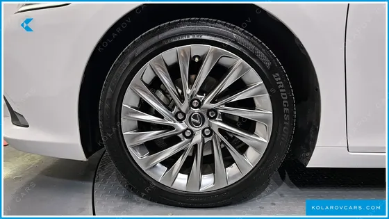 LEXUS ES LUXURY PLUS