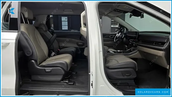 KIA CARNIVAL 9-SEATER NOBLESSE