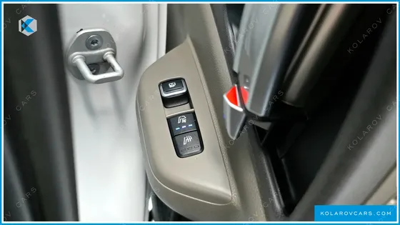 KIA CARNIVAL 9-SEATER NOBLESSE