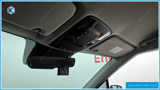 KIA CARNIVAL 9-SEATER NOBLESSE