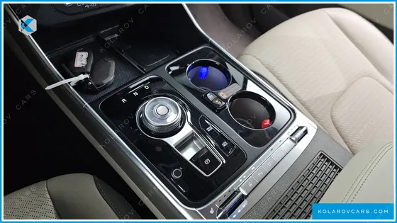 KIA CARNIVAL 9-SEATER HI LIMOUSINE