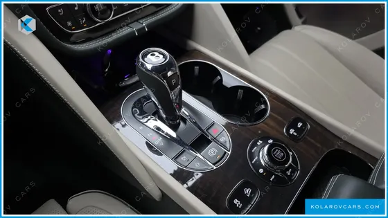 BENTLEY BENTAYGA 4.0 V8 EWB FIRST EDITION