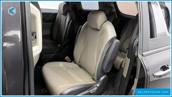 KIA CARNIVAL 9-SEATER PRESTIGE