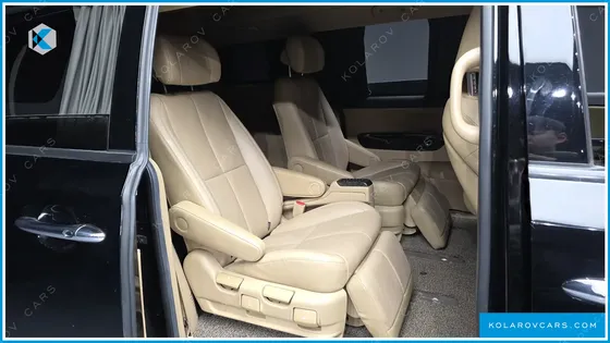 KIA CARNIVAL 7-SEATER HI-LIMOUSINE