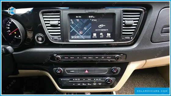 KIA CARNIVAL 7-SEATER HI-LIMOUSINE