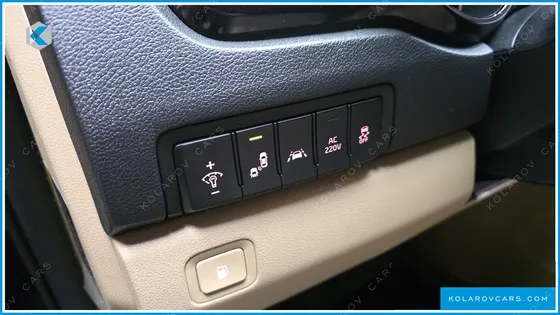 KIA CARNIVAL 7-SEATER HI-LIMOUSINE