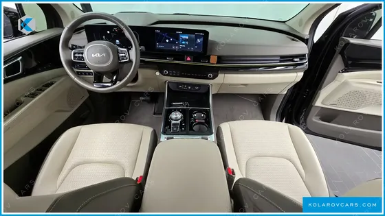 KIA CARNIVAL GASOLINE 4-SEATER HI LIMOUSINE