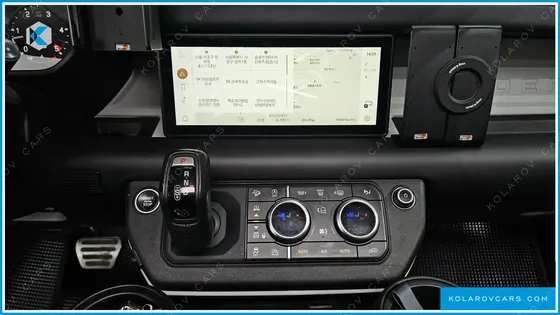 LAND ROVER DEFENDER 110 D300 HSE