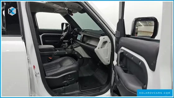 LAND ROVER DEFENDER 110 D300 HSE