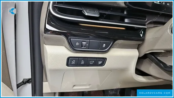 KIA CARNIVAL 9-SEATER SIGNATURE