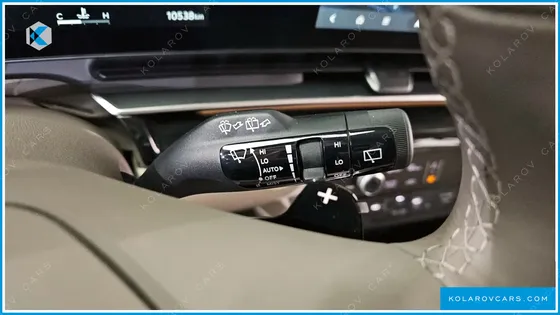 KIA CARNIVAL 9-SEATER SIGNATURE