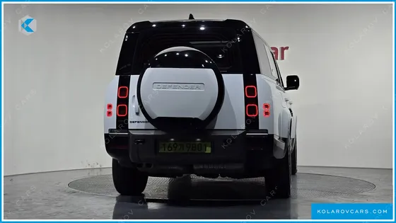 LAND ROVER DEFENDER 130 D300 X-DYNAMIC HSE