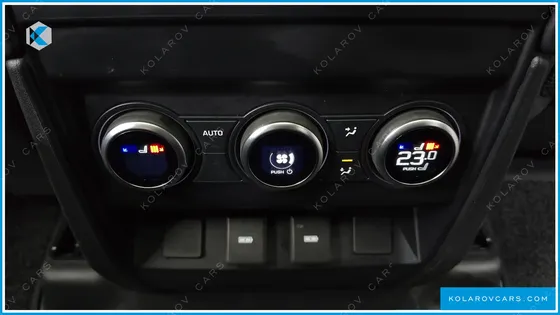 LAND ROVER DEFENDER 130 D300 X-DYNAMIC HSE
