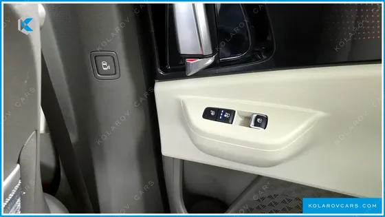 KIA CARNIVAL 7-SEATER SIGNATURE
