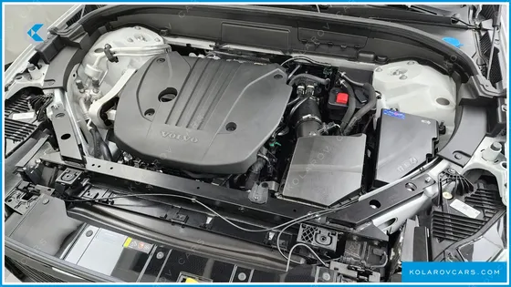 VOLVO XC60 B5 ULTRA DARK AIR SUS