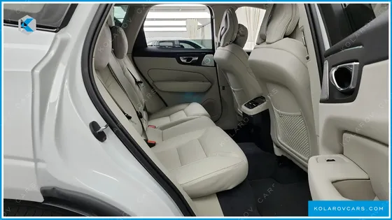 VOLVO XC60 B5 ULTRA DARK AIR SUS