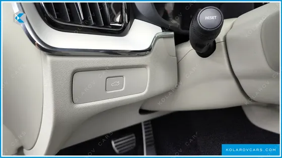 VOLVO XC60 B5 ULTRA DARK AIR SUS