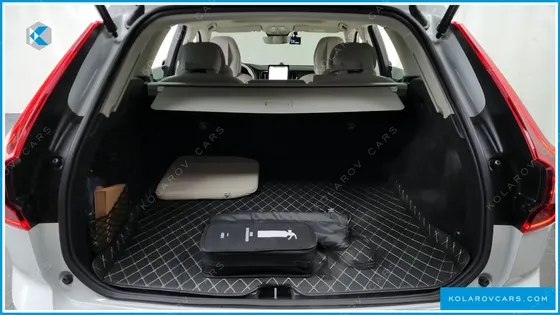 VOLVO XC60 B5 ULTRA DARK AIR SUS