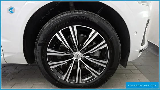 VOLVO XC60 B5 INSCRIPTION
